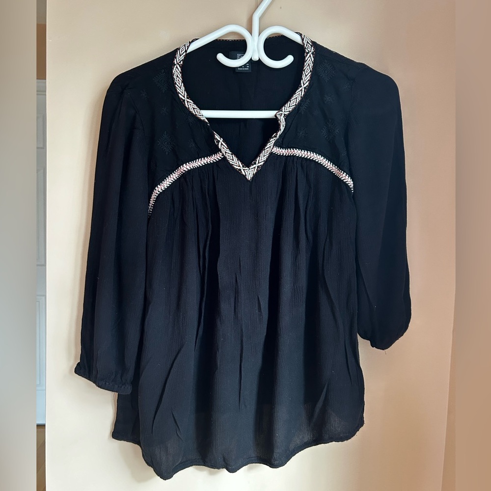 V neck black blouse with embroidery and 3/4 sleeves for summer!
